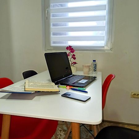 Bayt Apartment - Free Parking SJJ Esterno foto